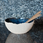 Saladier coquille grand format couleur bleue en céramique