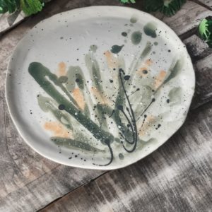 Assiette plate en porcelaine - Signature